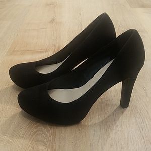 Franco Sarto Black Suede Pump